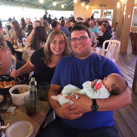 Meet your Posher, Amanda - Picture 2 of 5